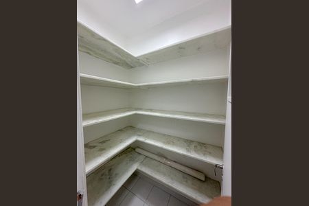 Apartamento à venda com 142m², 3 quartos e 2 vagas Apartamento à venda com 142m², 3 quartos e 2 vagasDespensa