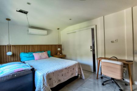 Casa de condomínio para alugar com 750m², 3 quartos e 6 vagas