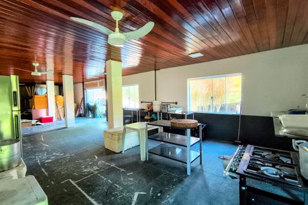 Casa de condomínio para alugar com 750m², 3 quartos e 6 vagas