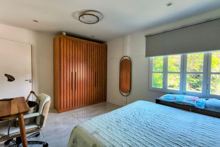 Casa de condomínio para alugar com 750m², 3 quartos e 6 vagas