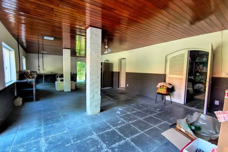 Casa de condomínio para alugar com 750m², 3 quartos e 6 vagas