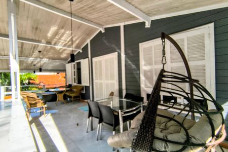 Casa de condomínio para alugar com 750m², 3 quartos e 6 vagas