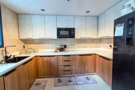 Casa de condomínio para alugar com 750m², 3 quartos e 6 vagas