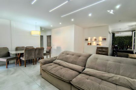 Casa de condomínio para alugar com 750m², 3 quartos e 6 vagas