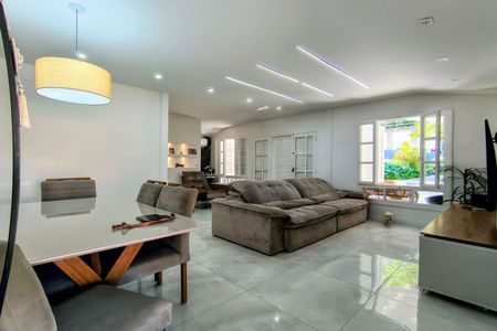 Casa de Condomínio para alugar com 3 quartos, 750m² em Jacarepaguá, Rio de Janeiro