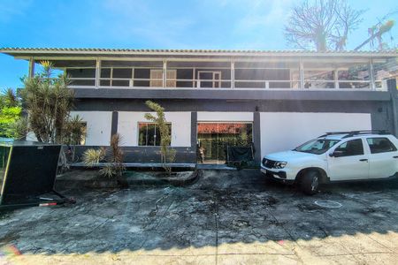 Casa de condomínio para alugar com 750m², 3 quartos e 6 vagas