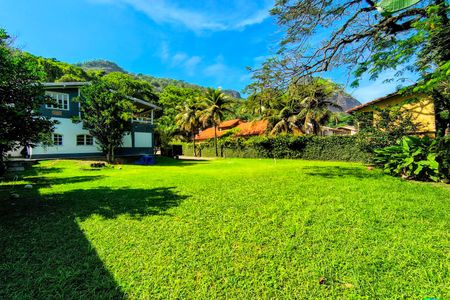 Casa de condomínio para alugar com 750m², 3 quartos e 6 vagas