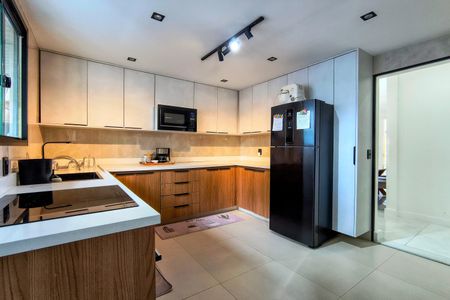 Casa de condomínio para alugar com 750m², 3 quartos e 6 vagas