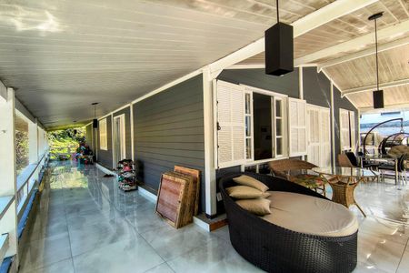 Casa de condomínio para alugar com 750m², 3 quartos e 6 vagas