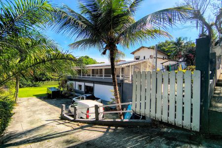 Casa de condomínio para alugar com 750m², 3 quartos e 6 vagas