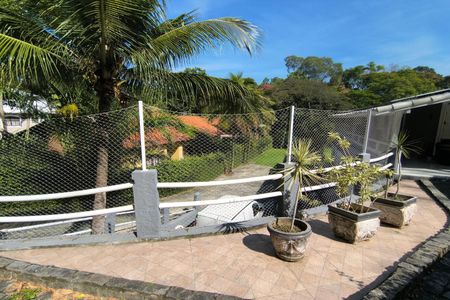 Casa de condomínio para alugar com 750m², 3 quartos e 6 vagas