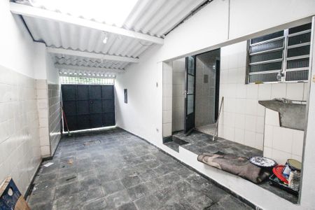 Casa para alugar com 55m², 2 quartos e 1 vagaÁrea de Serviço