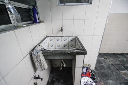 Casa para alugar com 55m², 2 quartos e 1 vagaÁrea de Serviço