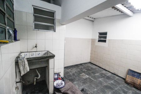 Casa para alugar com 55m², 2 quartos e 1 vagaÁrea de Serviço