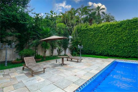 Casa à venda com 848m², 4 quartos e 6 vagas