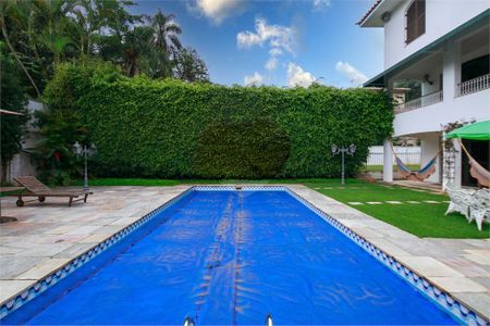 Casa à venda com 848m², 4 quartos e 6 vagas