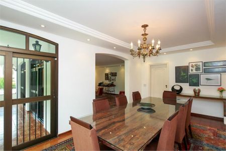 Casa à venda com 848m², 4 quartos e 6 vagas