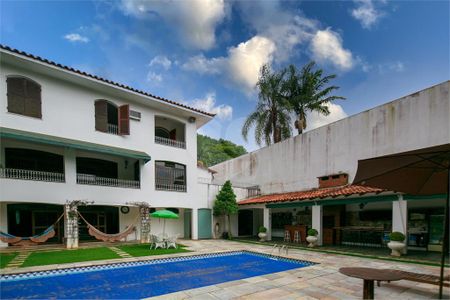 Casa à venda com 848m², 4 quartos e 6 vagas