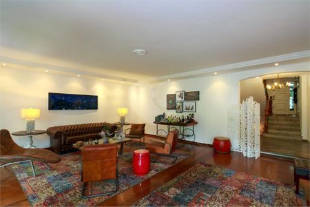 Casa à venda com 848m², 4 quartos e 6 vagas