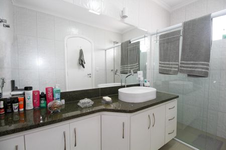 Apartamento para alugar com 298m², 4 quartos e 3 vagas Apartamento para alugar com 298m², 4 quartos e 3 vagasBanheiro da Suíte 1