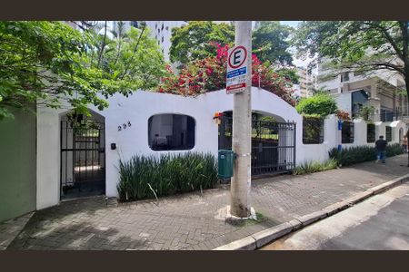 Apartamento para alugar com 298m², 4 quartos e 3 vagas Apartamento para alugar com 298m², 4 quartos e 3 vagasFachada do Prédio