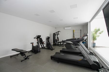 Apartamento para alugar com 298m², 4 quartos e 3 vagas Apartamento para alugar com 298m², 4 quartos e 3 vagasÁrea Comum - Academia