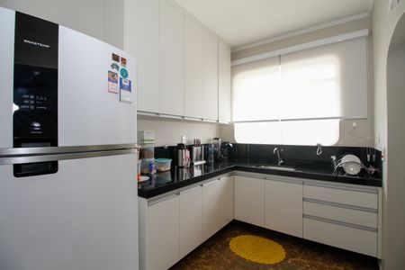 Apartamento para alugar com 298m², 4 quartos e 3 vagas Apartamento para alugar com 298m², 4 quartos e 3 vagasCozinha