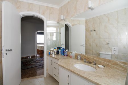 Apartamento para alugar com 298m², 4 quartos e 3 vagas Apartamento para alugar com 298m², 4 quartos e 3 vagasBanheiro Social