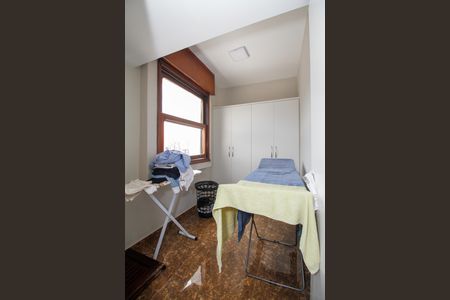 Apartamento para alugar com 298m², 4 quartos e 3 vagas Apartamento para alugar com 298m², 4 quartos e 3 vagasDespensa