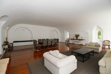 Apartamento para alugar com 298m², 4 quartos e 3 vagas Apartamento para alugar com 298m², 4 quartos e 3 vagasÁrea Comum - Salão de Festas