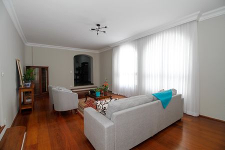 Apartamento para alugar com 298m², 4 quartos e 3 vagas Apartamento para alugar com 298m², 4 quartos e 3 vagasSala de Estar