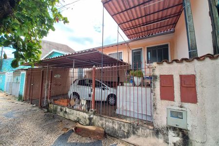 Casa à venda com 176m², 5 quartos e 3 vagas Casa à venda com 176m², 5 quartos e 3 vagasFachada do Prédio