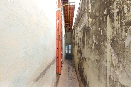 Casa à venda com 176m², 5 quartos e 3 vagas Casa à venda com 176m², 5 quartos e 3 vagasCorredor