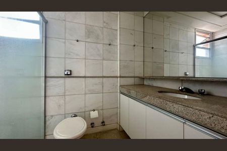Apartamento à venda com 172m², 4 quartos e 3 vagasBanheiro