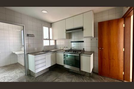 Apartamento à venda com 172m², 4 quartos e 3 vagasCozinha 