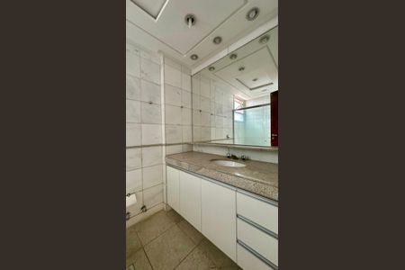 Apartamento à venda com 172m², 4 quartos e 3 vagasBanheiro