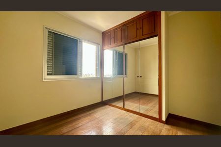 Apartamento à venda com 172m², 4 quartos e 3 vagasQuarto 