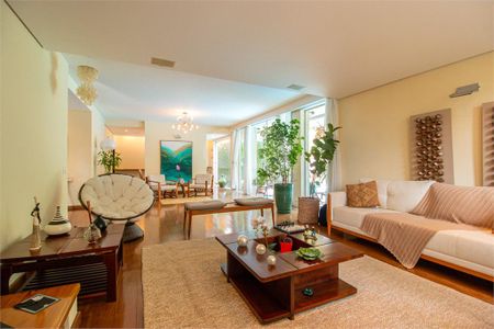 Casa à venda com 4 quartos, 453m² em Jardim Marajoara, São Paulo