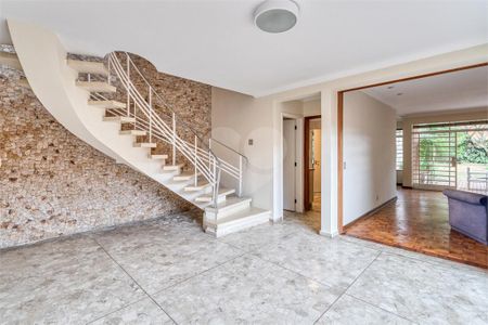 Casa à venda com 3 quartos, 380m² em Campo Belo, São Paulo