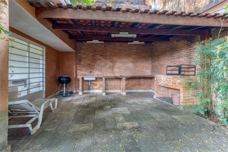 Casa à venda com 3 quartos, 380m² em Campo Belo, São Paulo