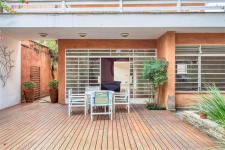 Casa à venda com 3 quartos, 380m² em Campo Belo, São Paulo