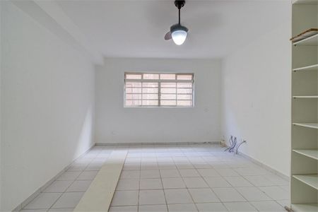 Casa à venda com 5 quartos, 300m² em Jardim Marajoara, São Paulo