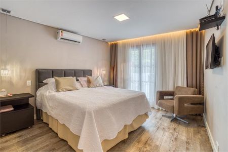 Casa à venda com 275m², 4 quartos e 2 vagas