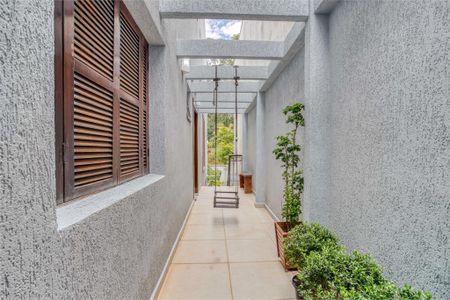 Casa à venda com 275m², 4 quartos e 2 vagas