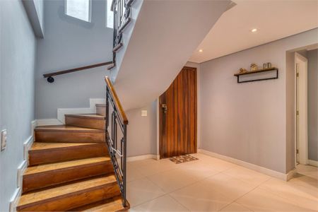 Casa à venda com 275m², 4 quartos e 2 vagas