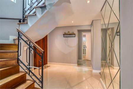 Casa à venda com 275m², 4 quartos e 2 vagas