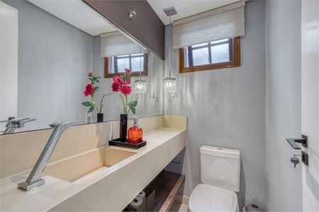 Casa à venda com 275m², 4 quartos e 2 vagas