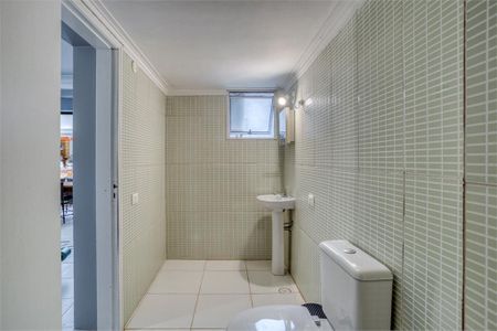 Casa à venda com 275m², 4 quartos e 2 vagas