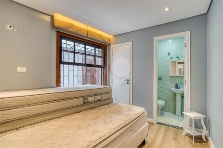 Casa à venda com 275m², 4 quartos e 2 vagas