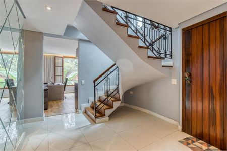 Casa à venda com 275m², 4 quartos e 2 vagas